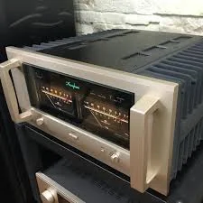 Accuphase P-7500 — vue 3
