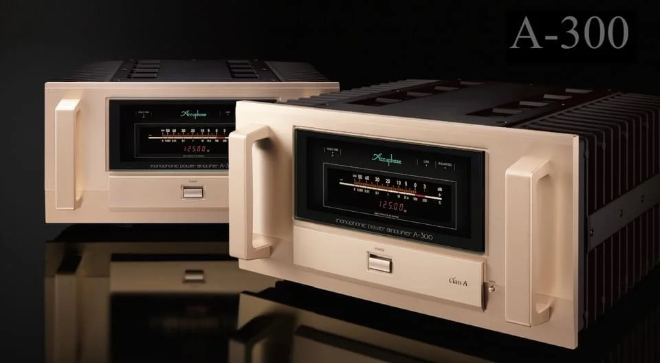 Amplificateurs Accuphase A-300 présentés par Bulgarelli