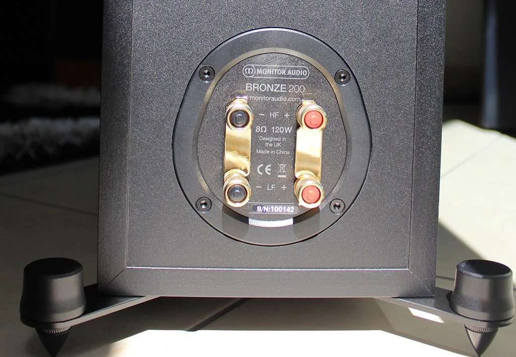 MONITOR AUDIO bronze 200 blanc ou noir — vue 3